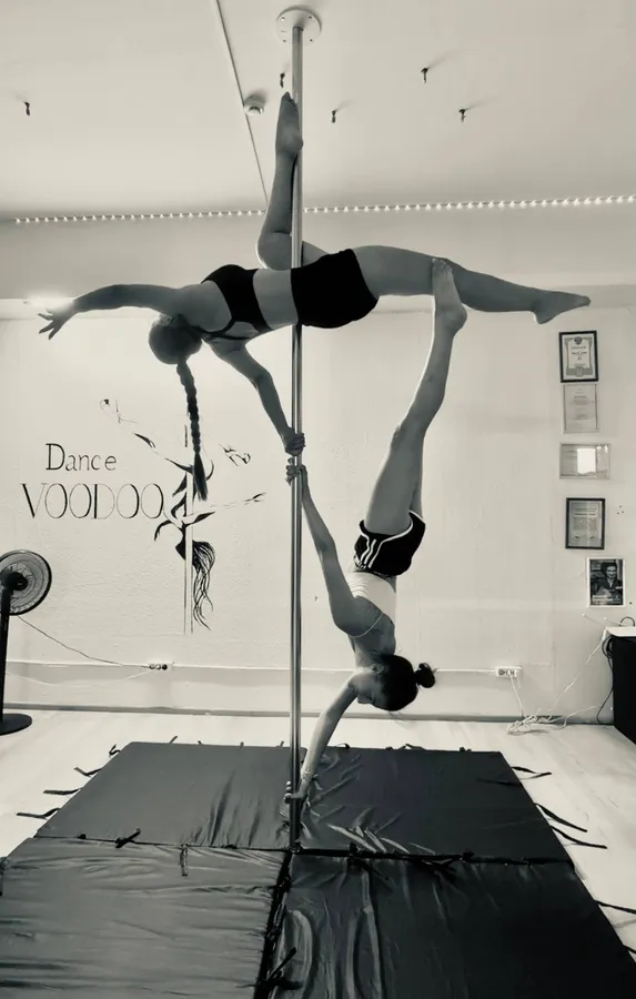 Pole sport — занятие в студии VOODOODANCE, фото 5